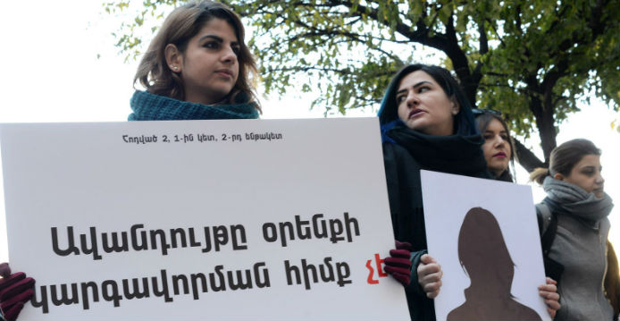Ermenistan nihayet 'aile içi şiddet yasasını' kabul etti